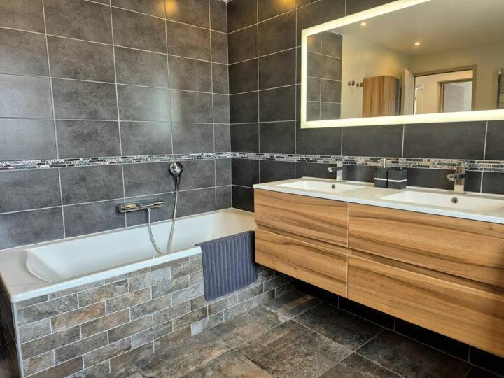 Chalet Avec Jacuzzi, Billard, Jardin Clos, Proche Paradiski 拉普拉涅 外观 照片